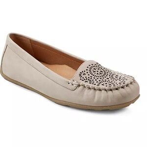 Perforated Leather upper moccasins flats Earth shoes  flats beige color size 9
